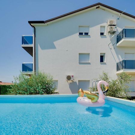 Black Diamond Apartment Vilanija Exterior photo