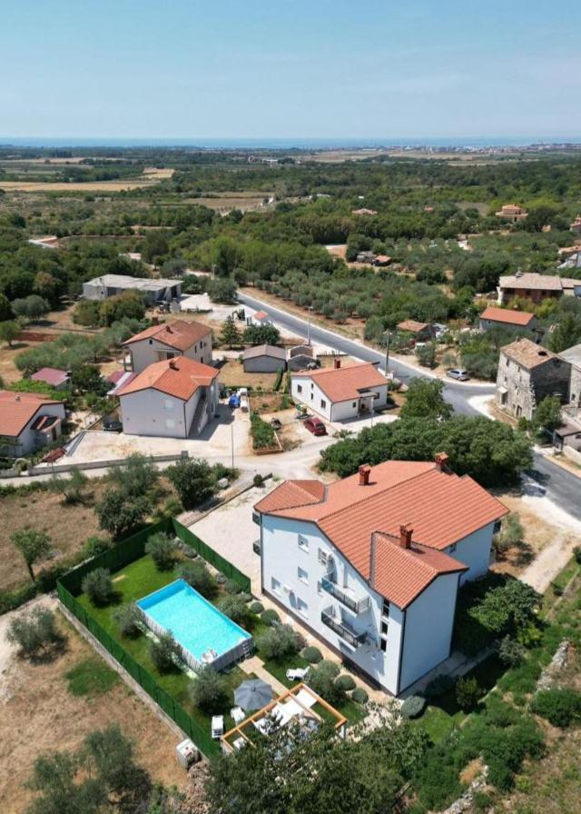 Black Diamond Apartment Vilanija Exterior photo